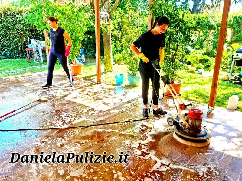 Pulizia approfondita di ambienti, superfici e spazi della casa