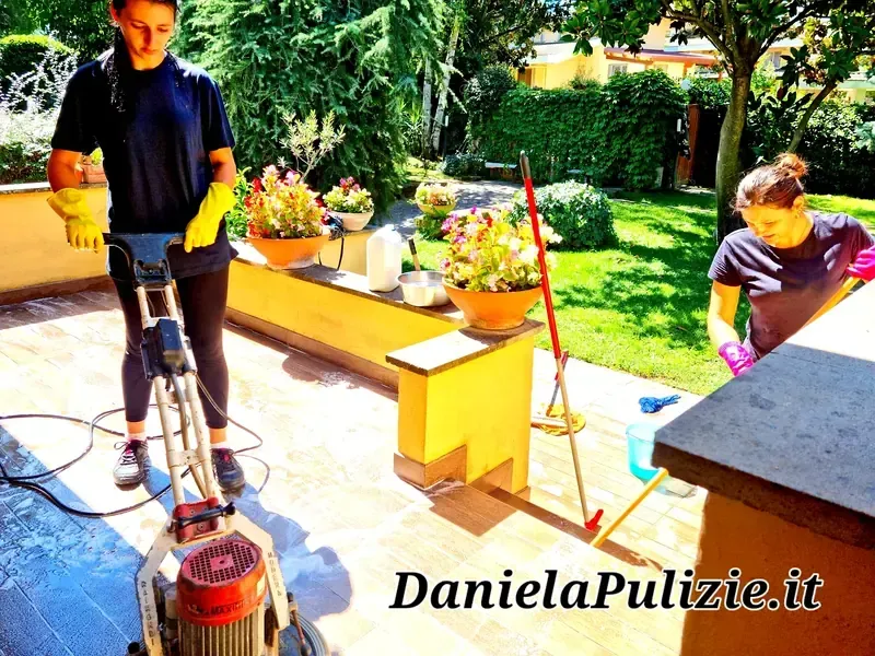 Pulizia approfondita di ambienti, superfici e spazi della casa
