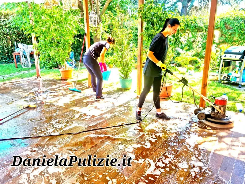 Pulizia approfondita di ambienti, superfici e spazi della casa