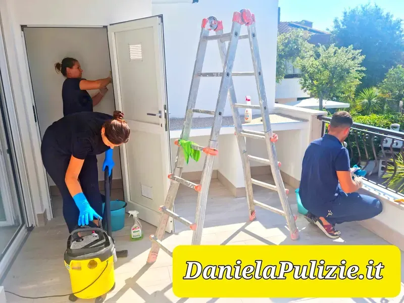 Pulizia approfondita di ambienti, superfici e spazi della casa