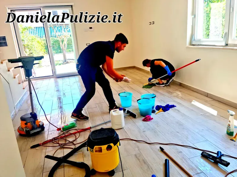 Pulizia approfondita di ambienti, superfici e spazi della casa