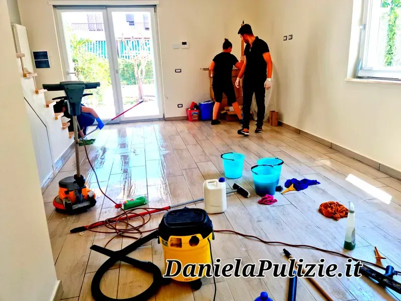 Pulizia approfondita di ambienti, superfici e spazi della casa