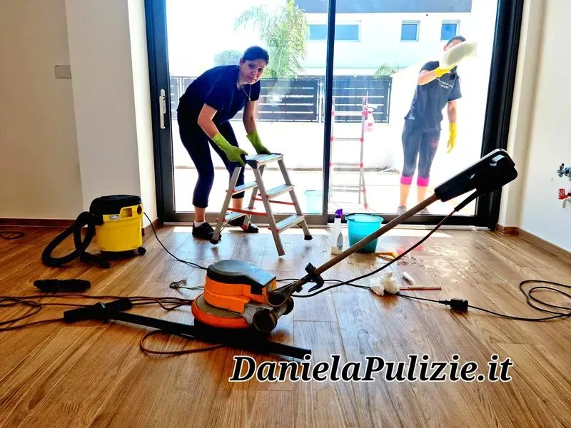 Pulizia approfondita di ambienti, superfici e spazi della casa