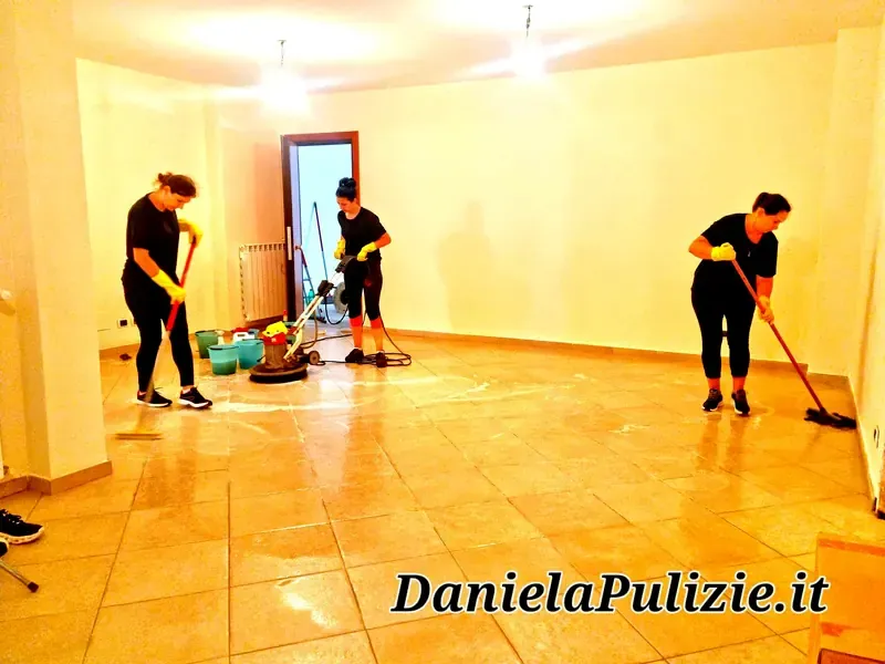 Pulizia approfondita di ambienti, superfici e spazi della casa