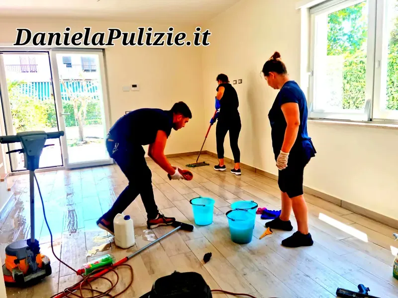Pulizia approfondita di ambienti, superfici e spazi della casa
