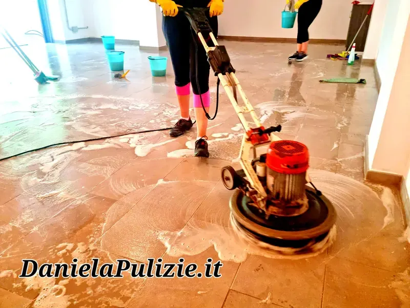 Pulizia approfondita di ambienti, superfici e spazi della casa