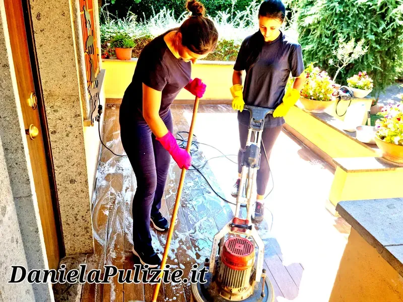 Pulizia approfondita di ambienti, superfici e spazi della casa