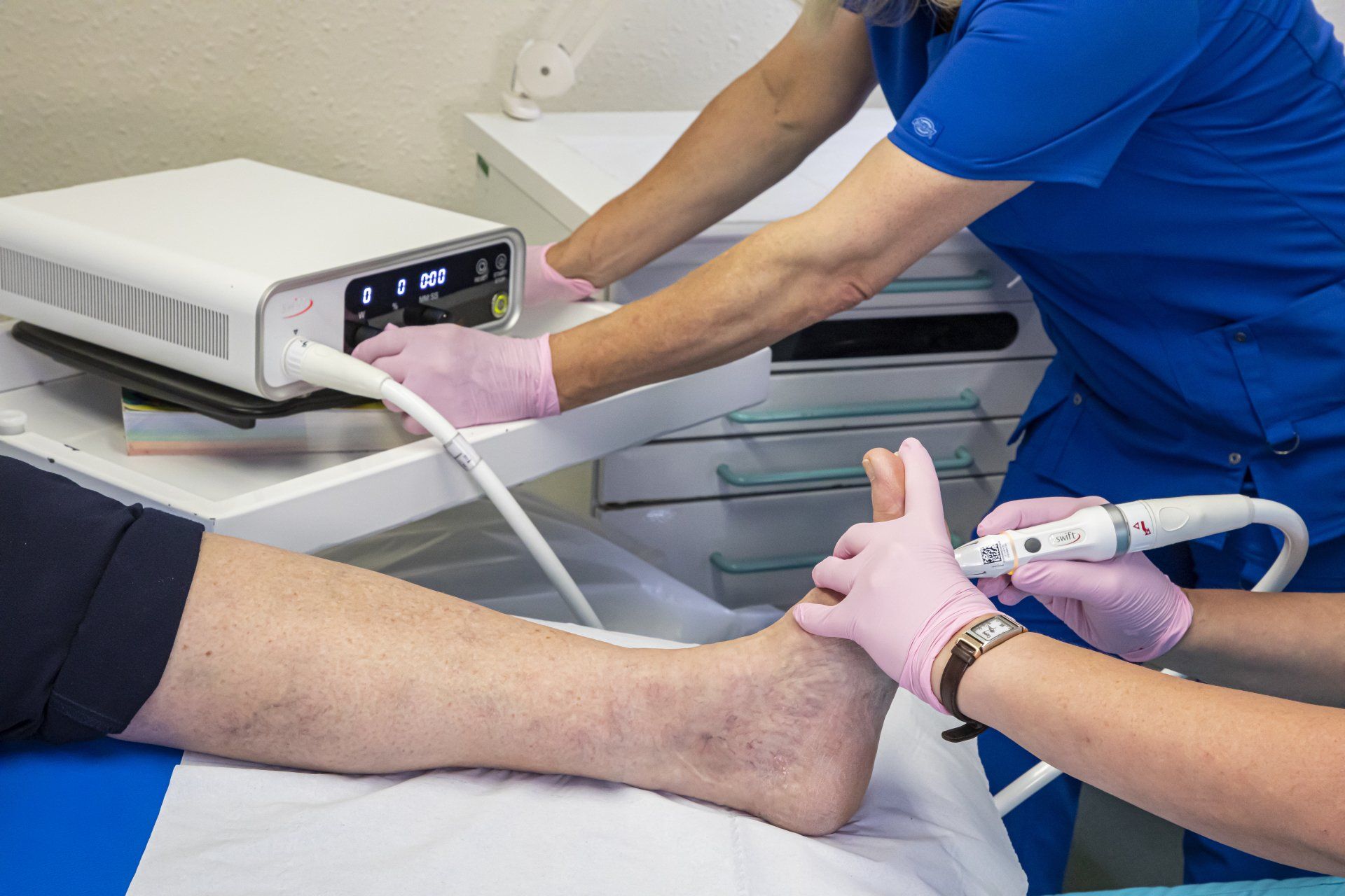VERRUCA TREATMENT - The young man visited a doctor in a doctor's office