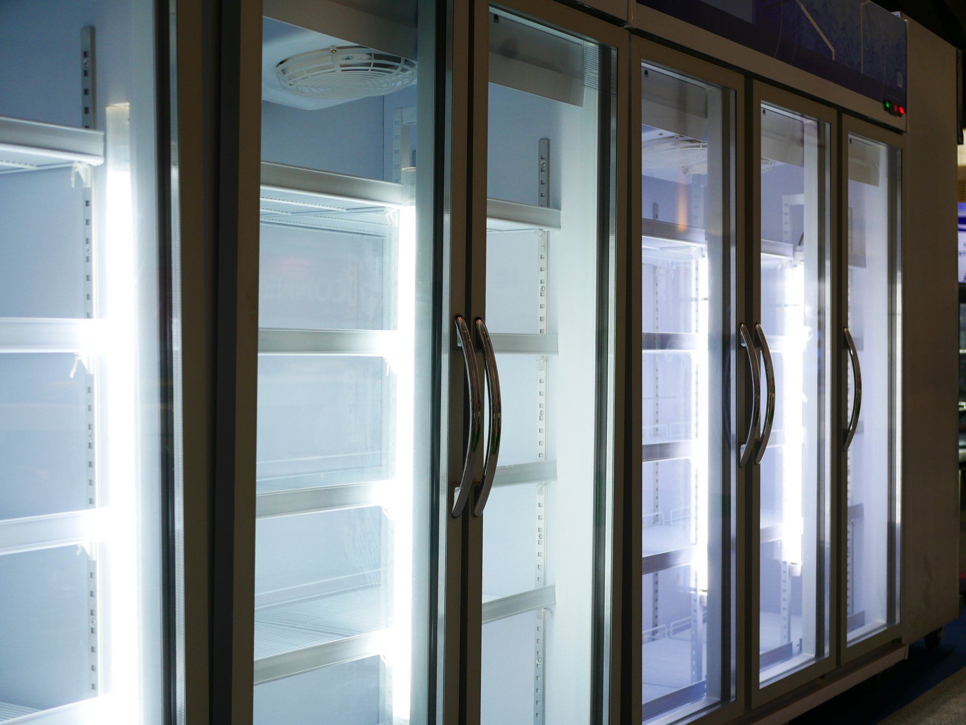 empty refrigerated display cabinet