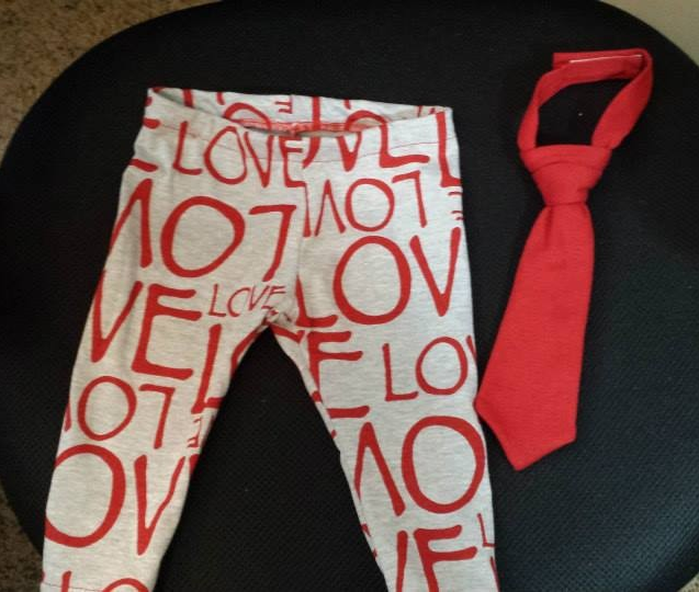 Grey leggings with a red 