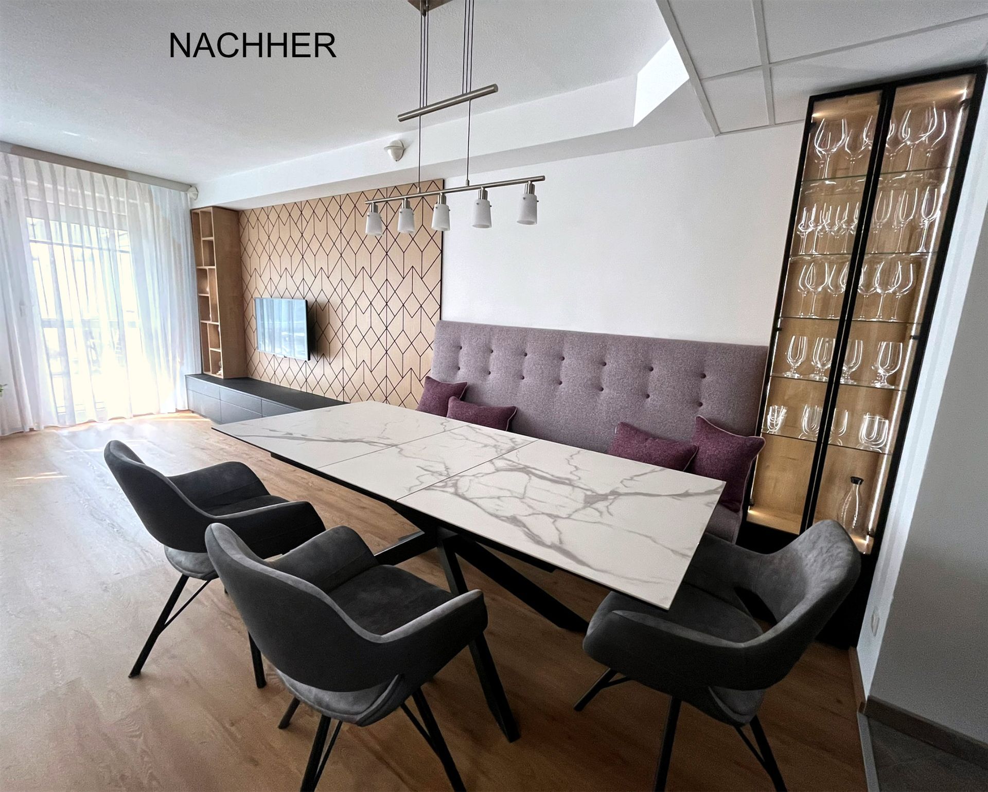 Nachher-Bild Essbereich mit maßgefertigter Sitzbank, TV-Wand und neuer Wohnraumgestaltung