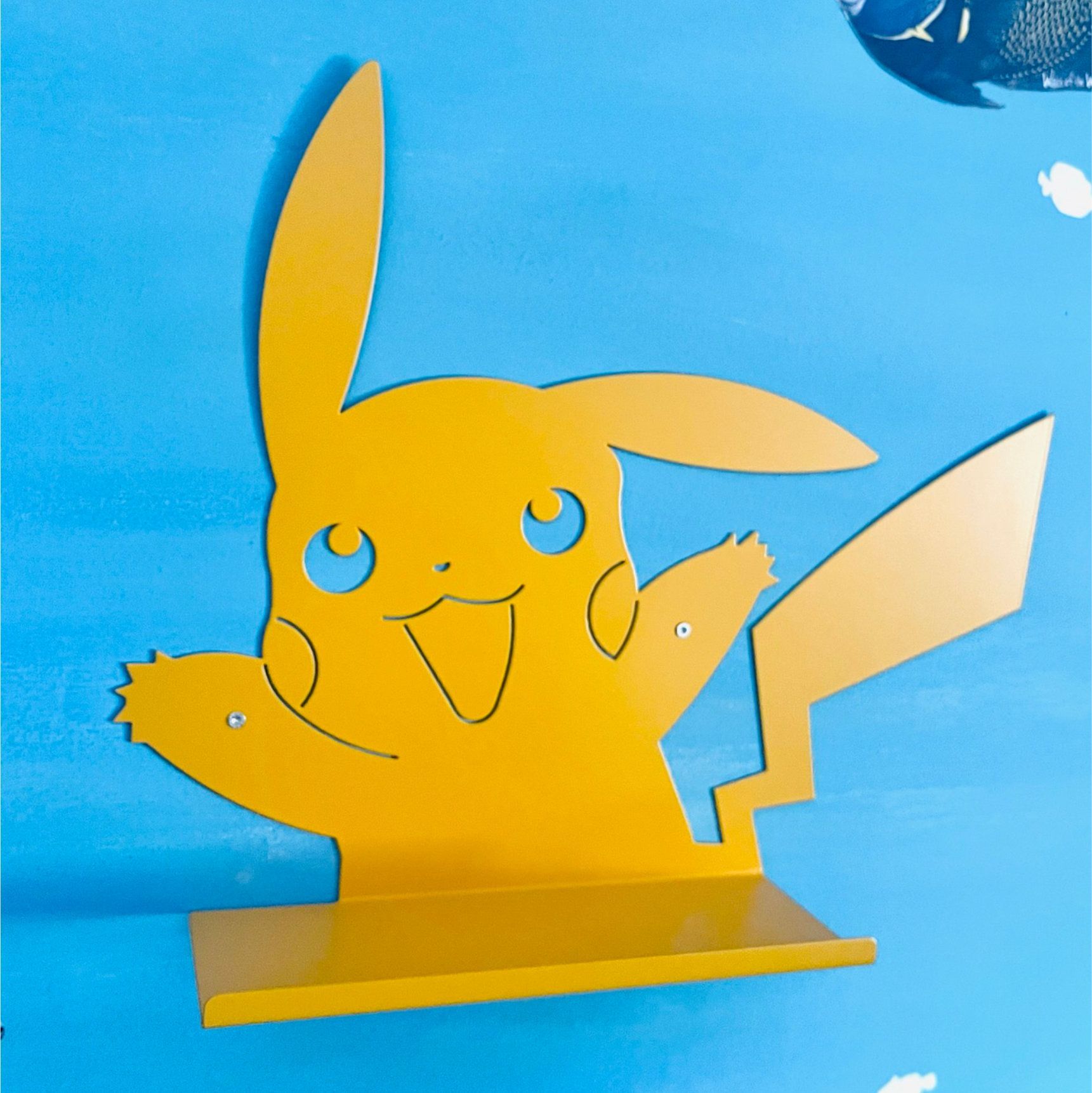 Maßgefertigte Pokémon-Regal für individuelles Kinderzimmer