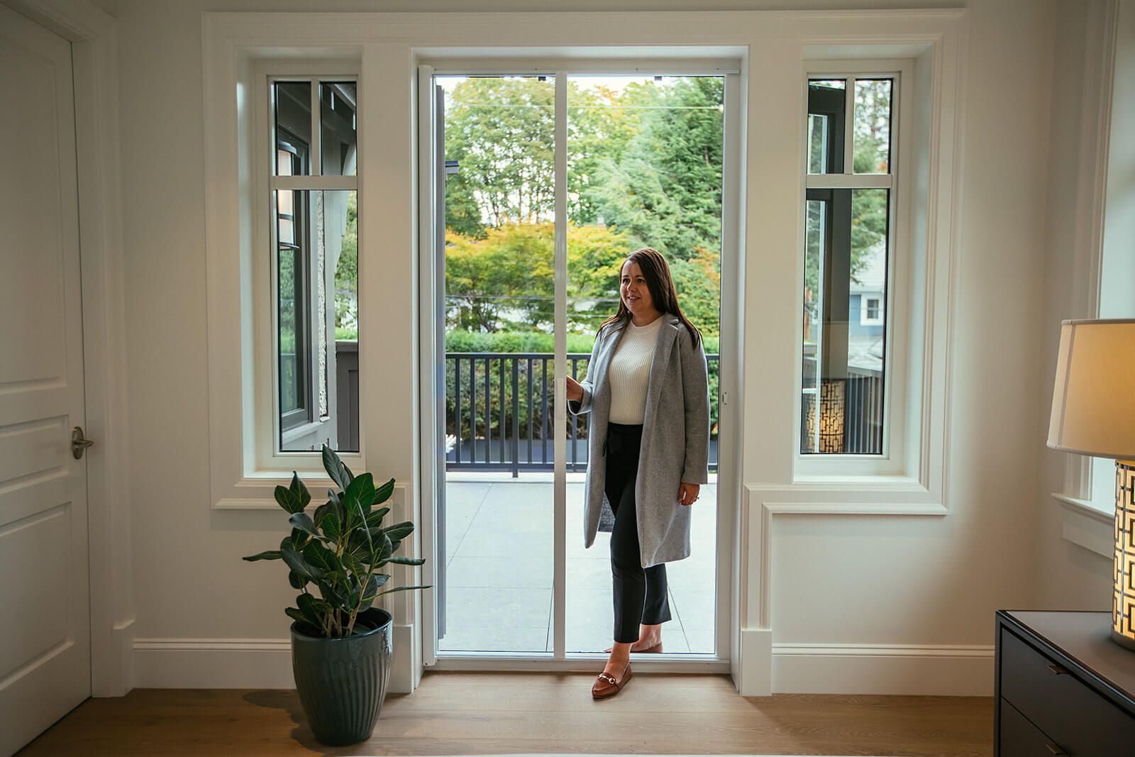 Nanaimo Retractable Screen Door