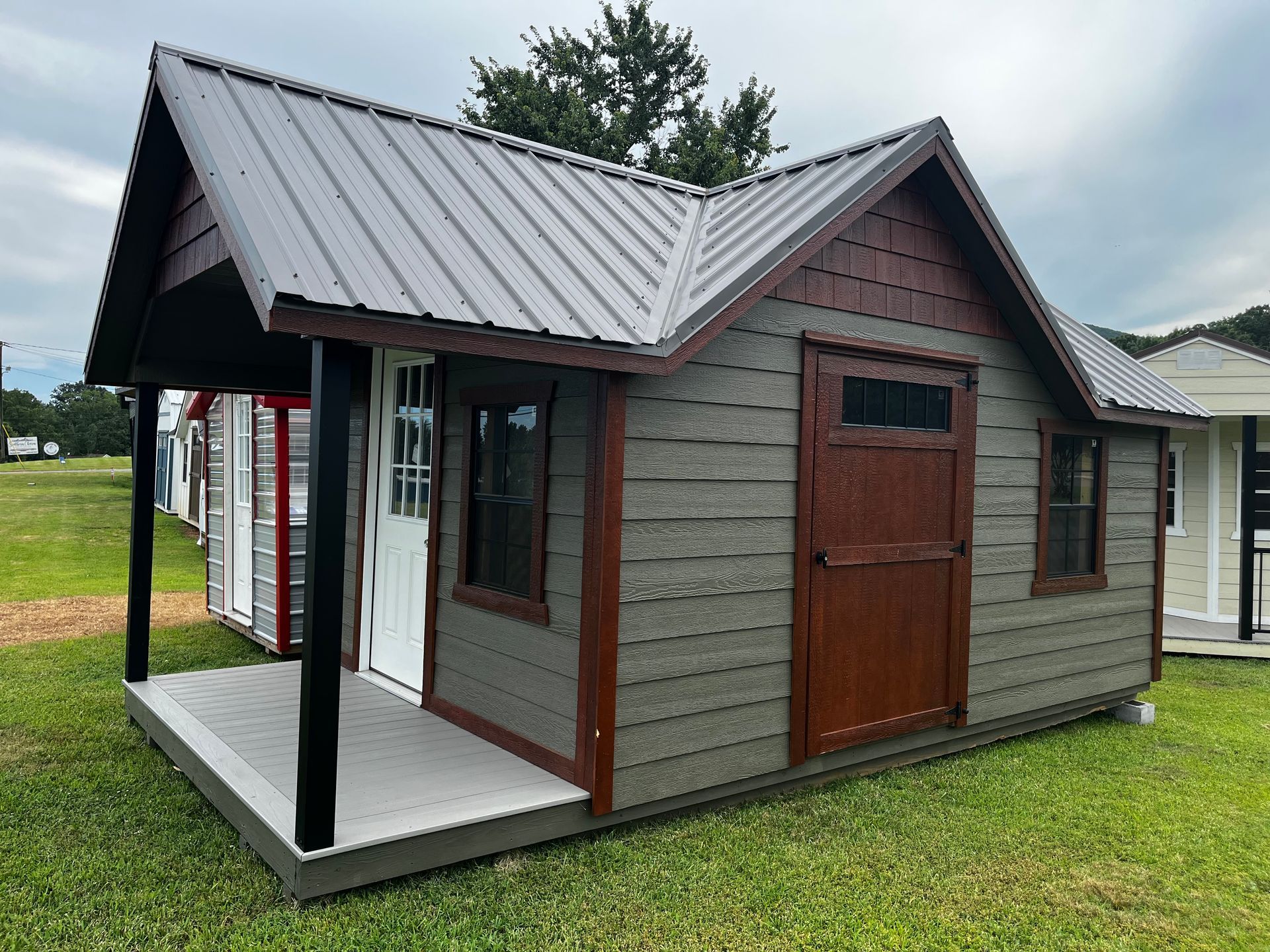 10x20 4' End Porch Home Office space