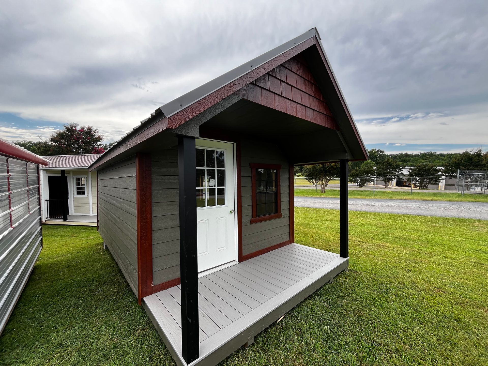 10x20 4' End Porch Home Office space