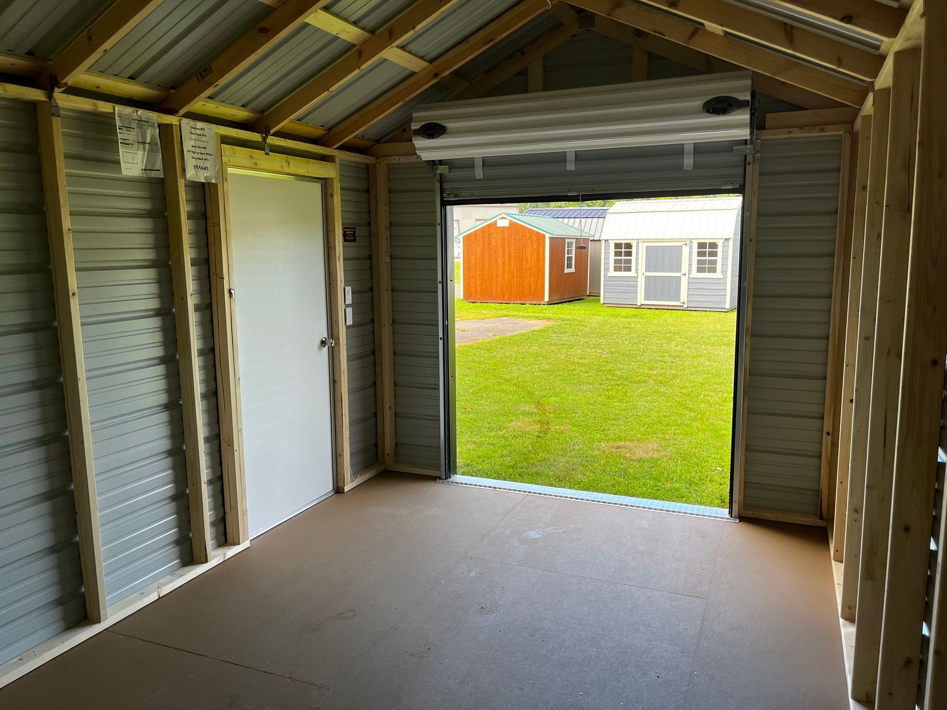 10x16 Metal Storage w/Electric
