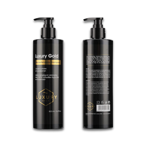 De voor- en achterkant van een fles luxe gouden shampoo