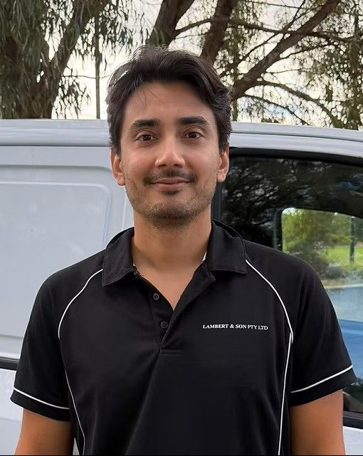 Alex L. - Business Manager