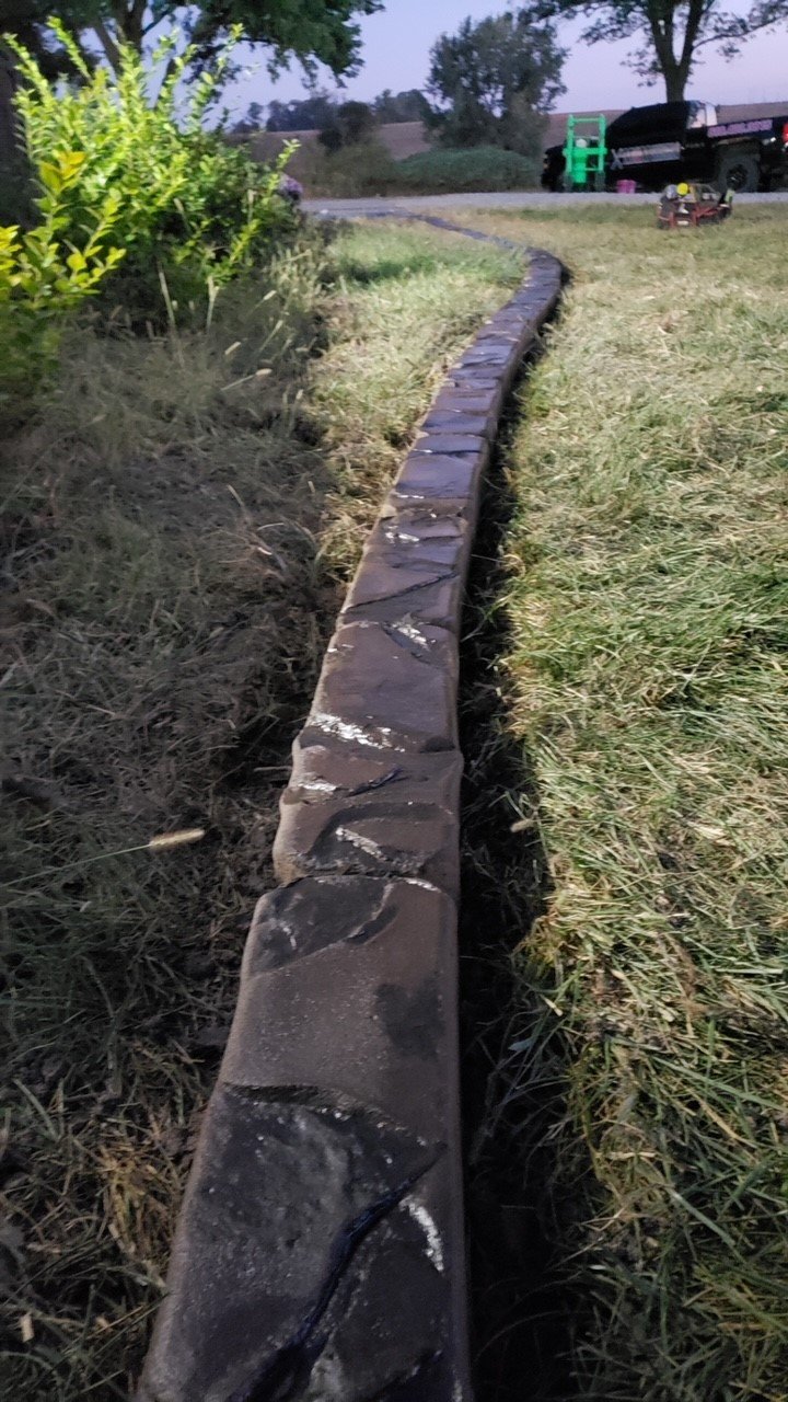 STYLES | PATTERNS | Curb'd Landscape Curbing