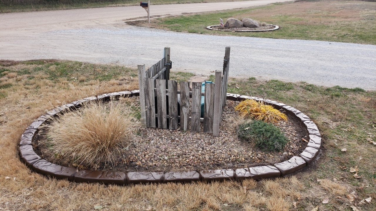 STYLES | PATTERNS | Curb'd Landscape Curbing