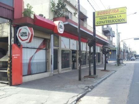 Un edificio con un cartel que dice bordeira.
