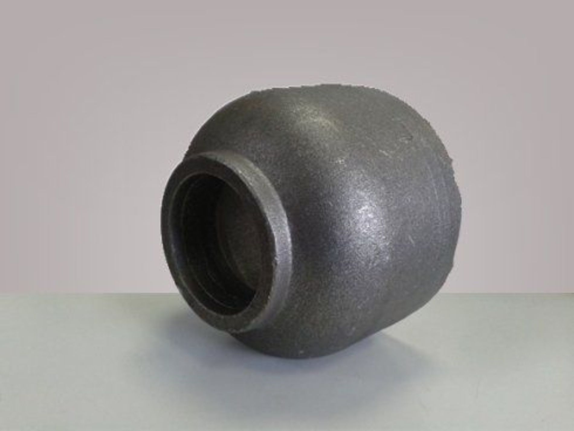 componente bombato in metallo