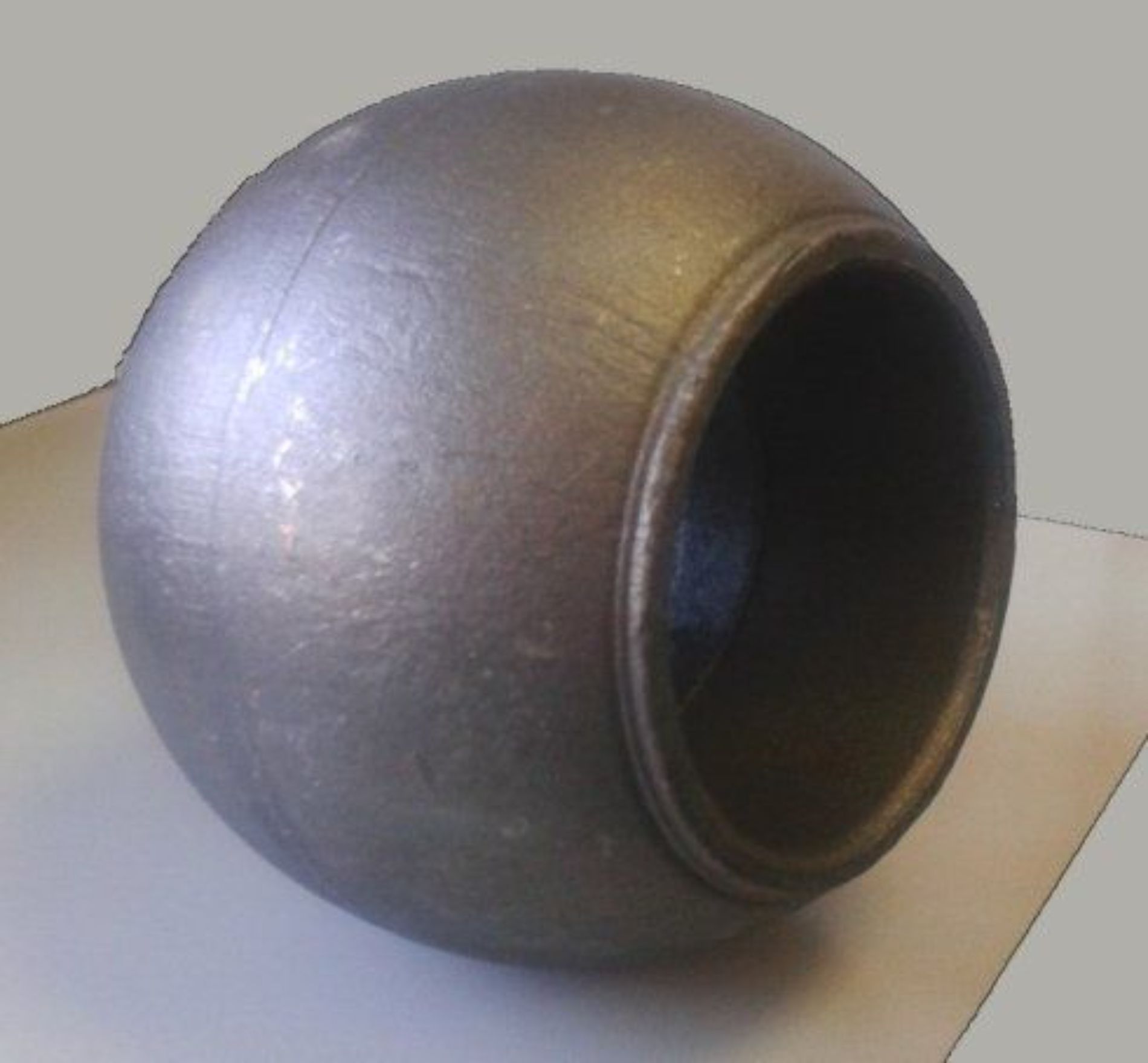 particolare bombato in metallo