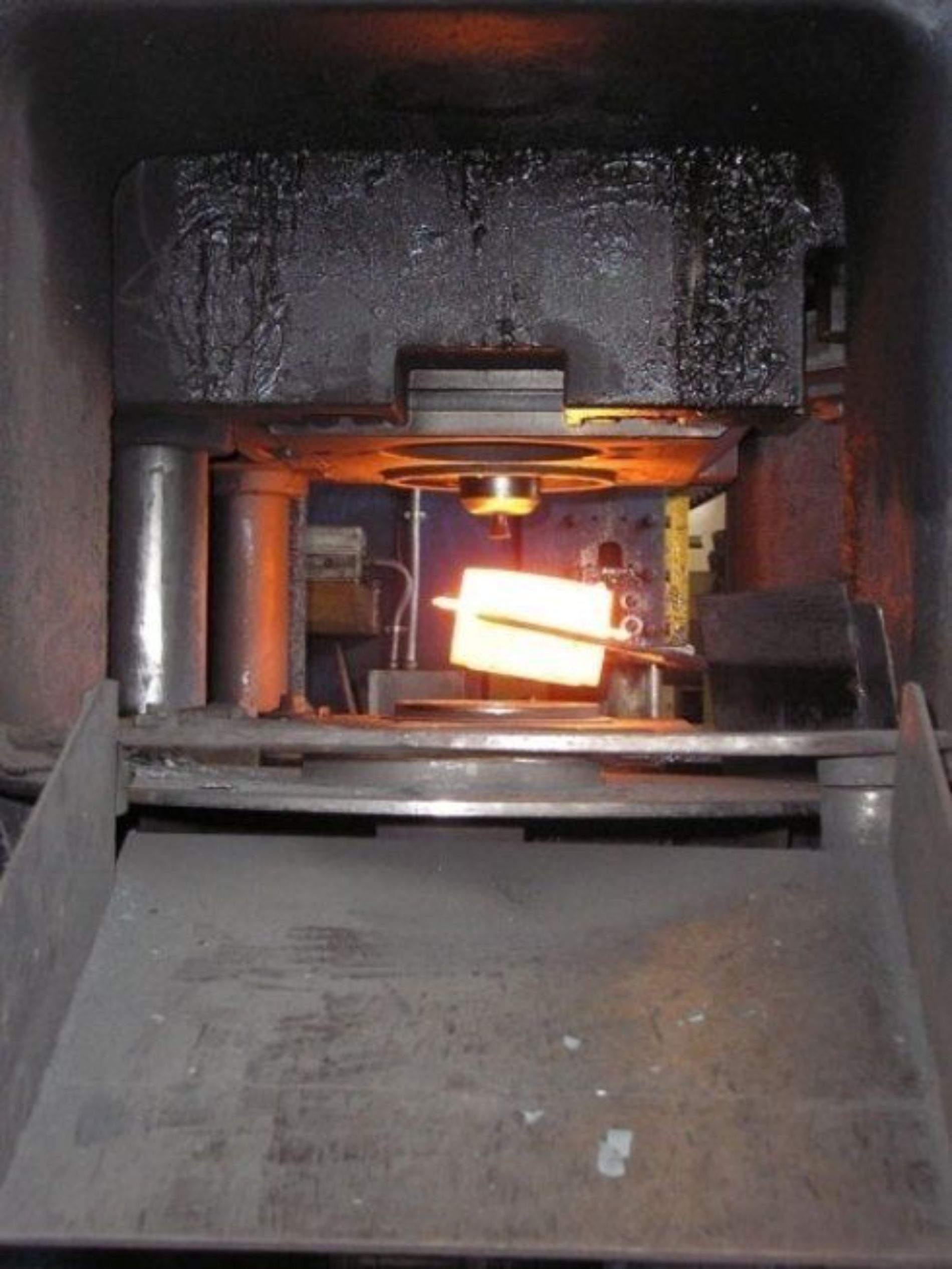 lavorazione all'interno di una fonderia