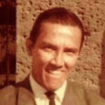 de Larraz&aacute;bal, Oscar &dagger;