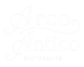 Logo Antico Ristorante in bianco tenue su sfondo chiaro con scritta decorativa e illustrazione di un cappello da chef.