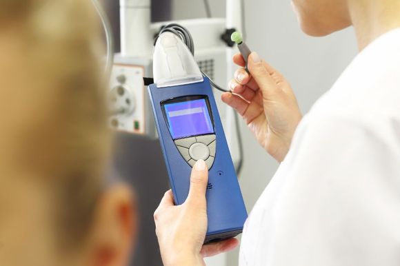 strumenti per visita all'orecchio