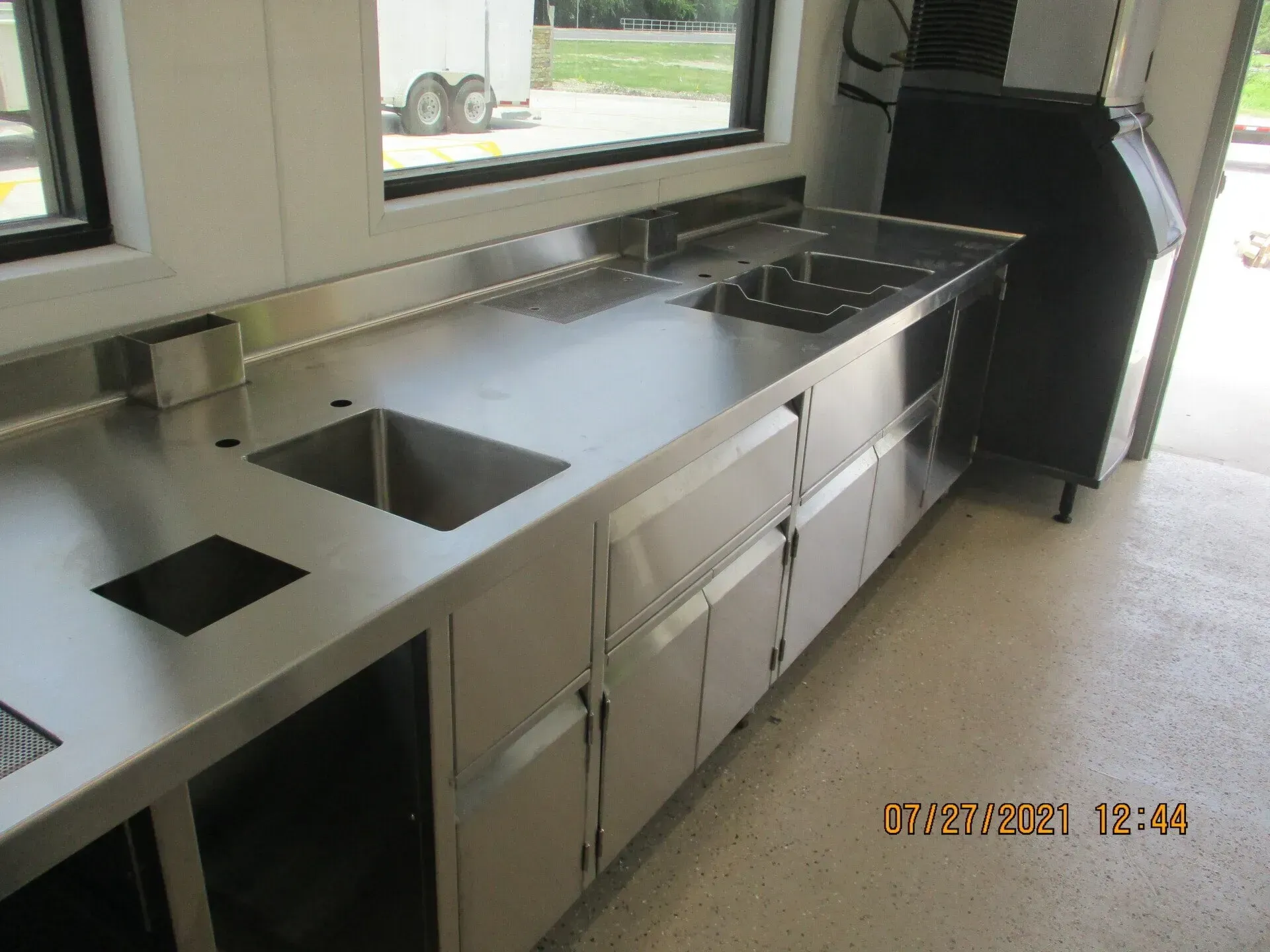 Clean Metal Sinks | San Antonio, TX | Texas Sheet Metal