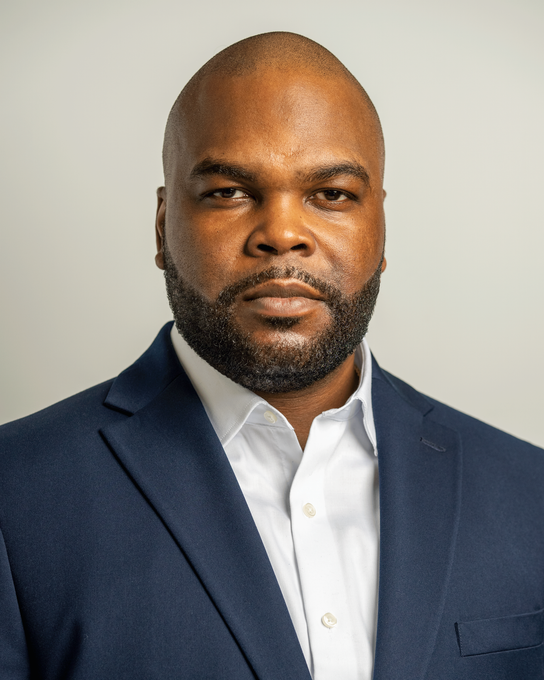 Headshot of Calvin Basemore Realtor