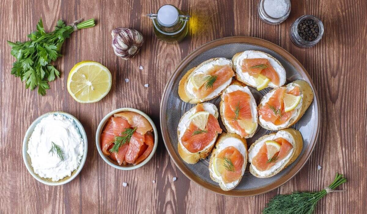 creative smoked salmon arrangements
