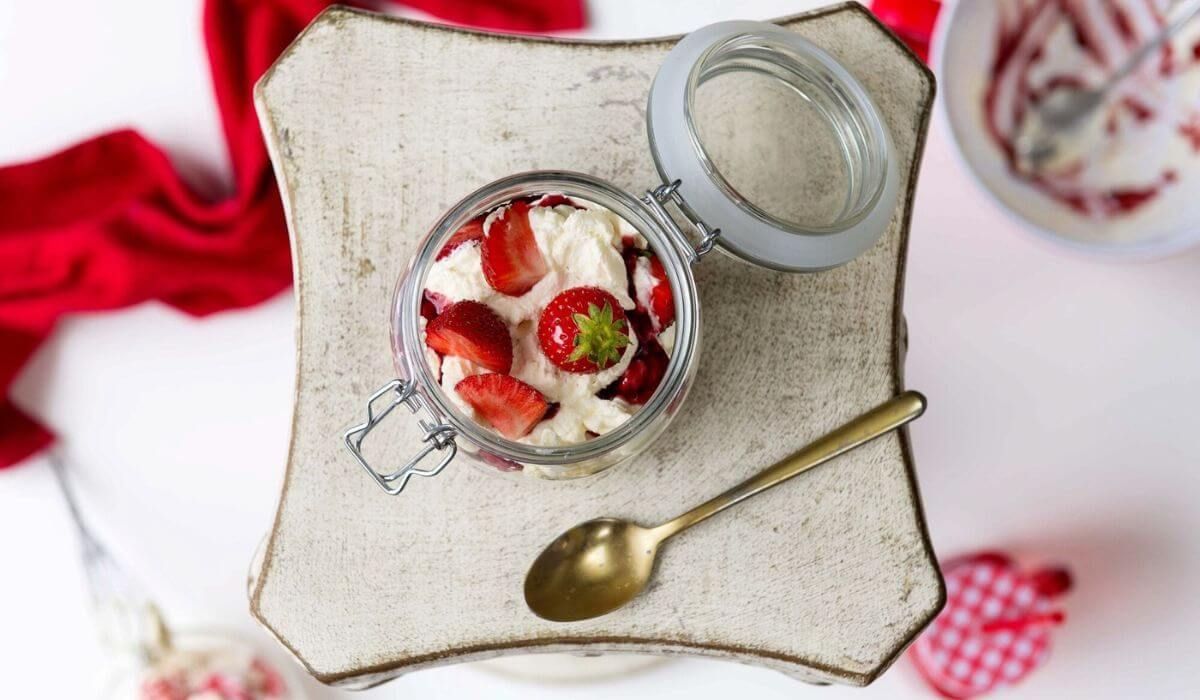 Eton mess with strawberries