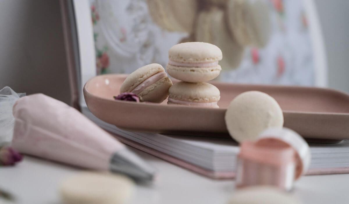 mini wedding desserts