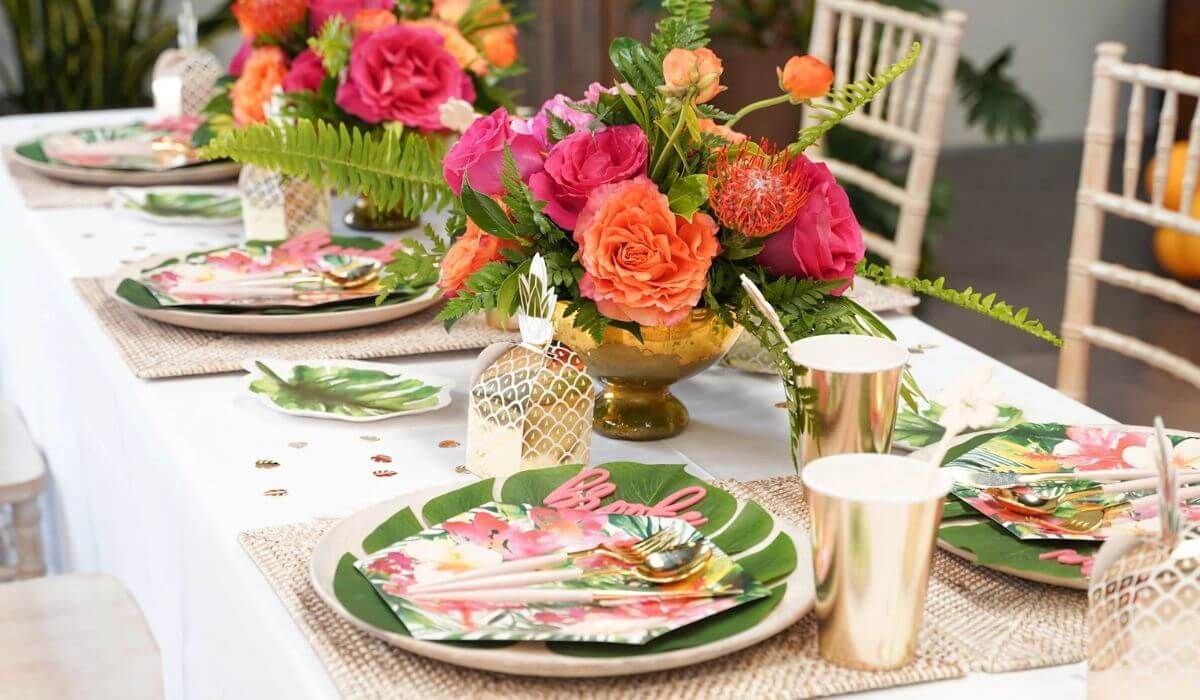 tropical table decor