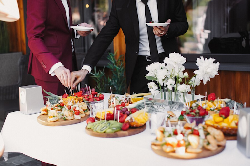 Role of Lighting and Decor in Catering Presentation