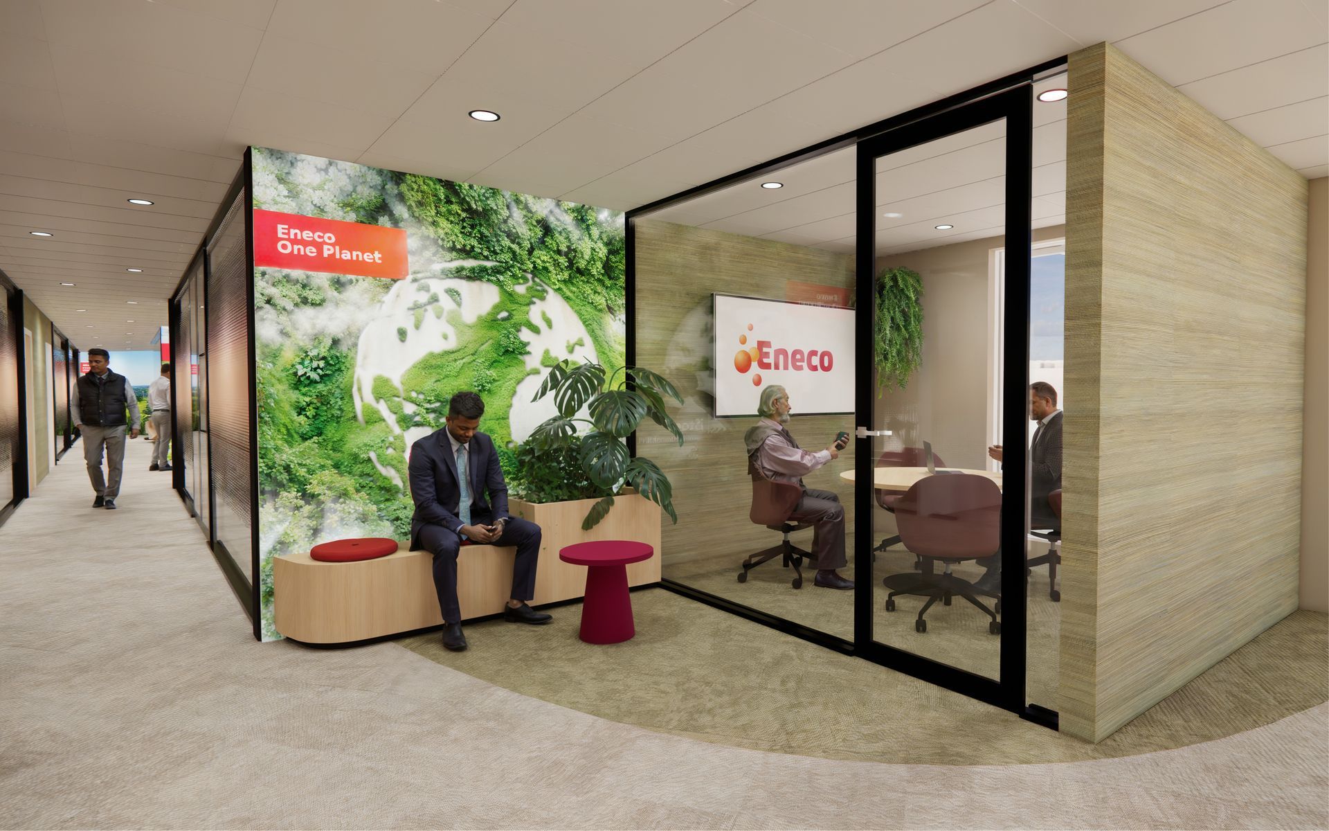 Moderne kantoorhal van Eneco Belgium met glazen vergaderruimtes, kleurrijke zitmeubels en mensen die binnen en buiten met elkaar praten.