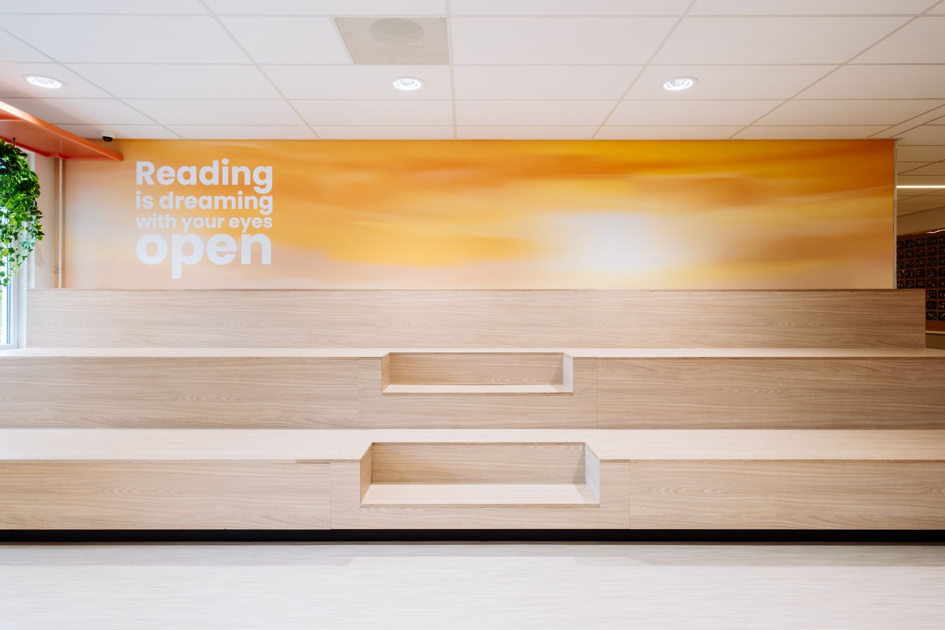 Interieurontwerp middelbare school tribune