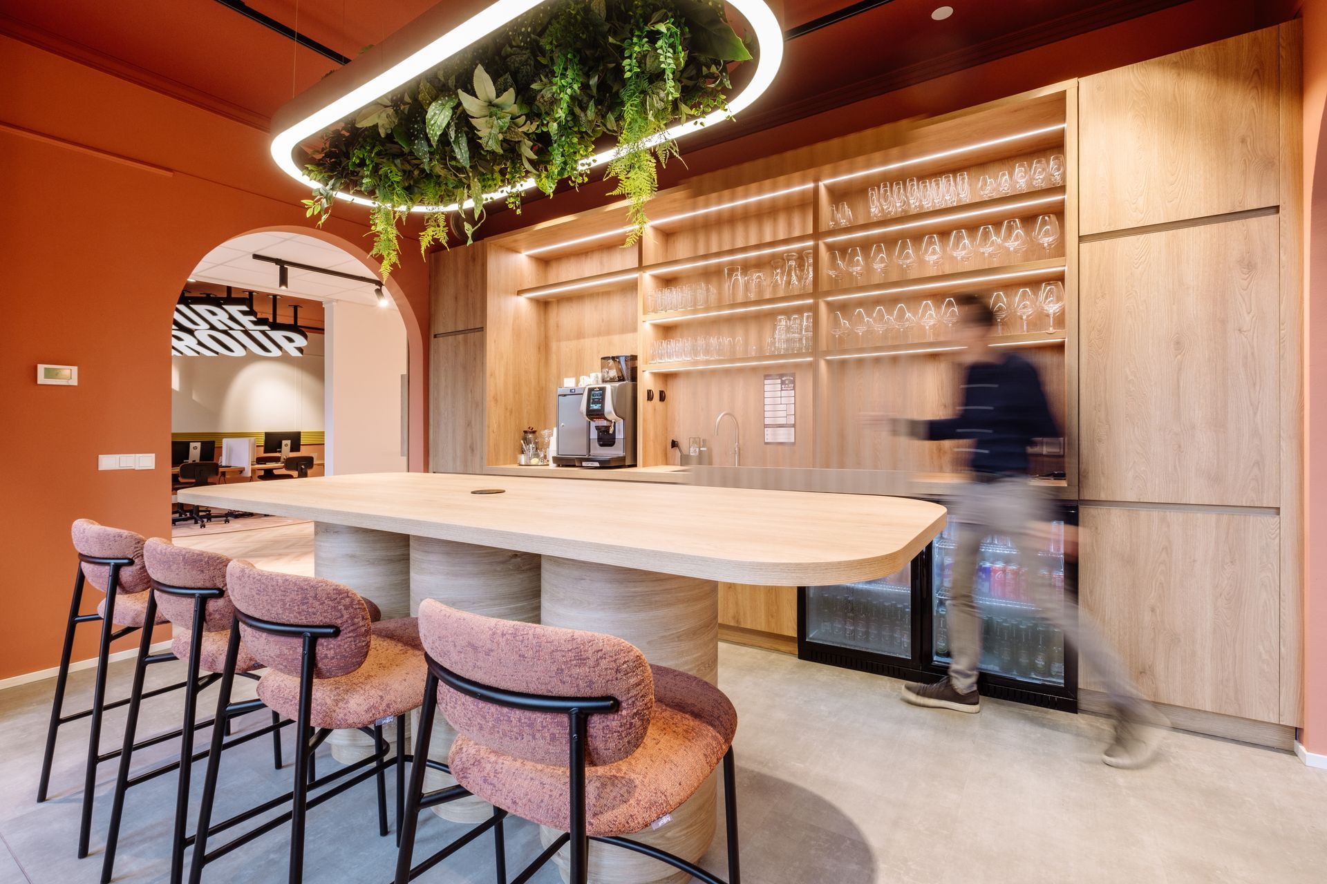 Inspirerend kantoor, interieurontwerp kleurrijk The Future Group Zoetermeer Award-Winning 'Clubhuis'