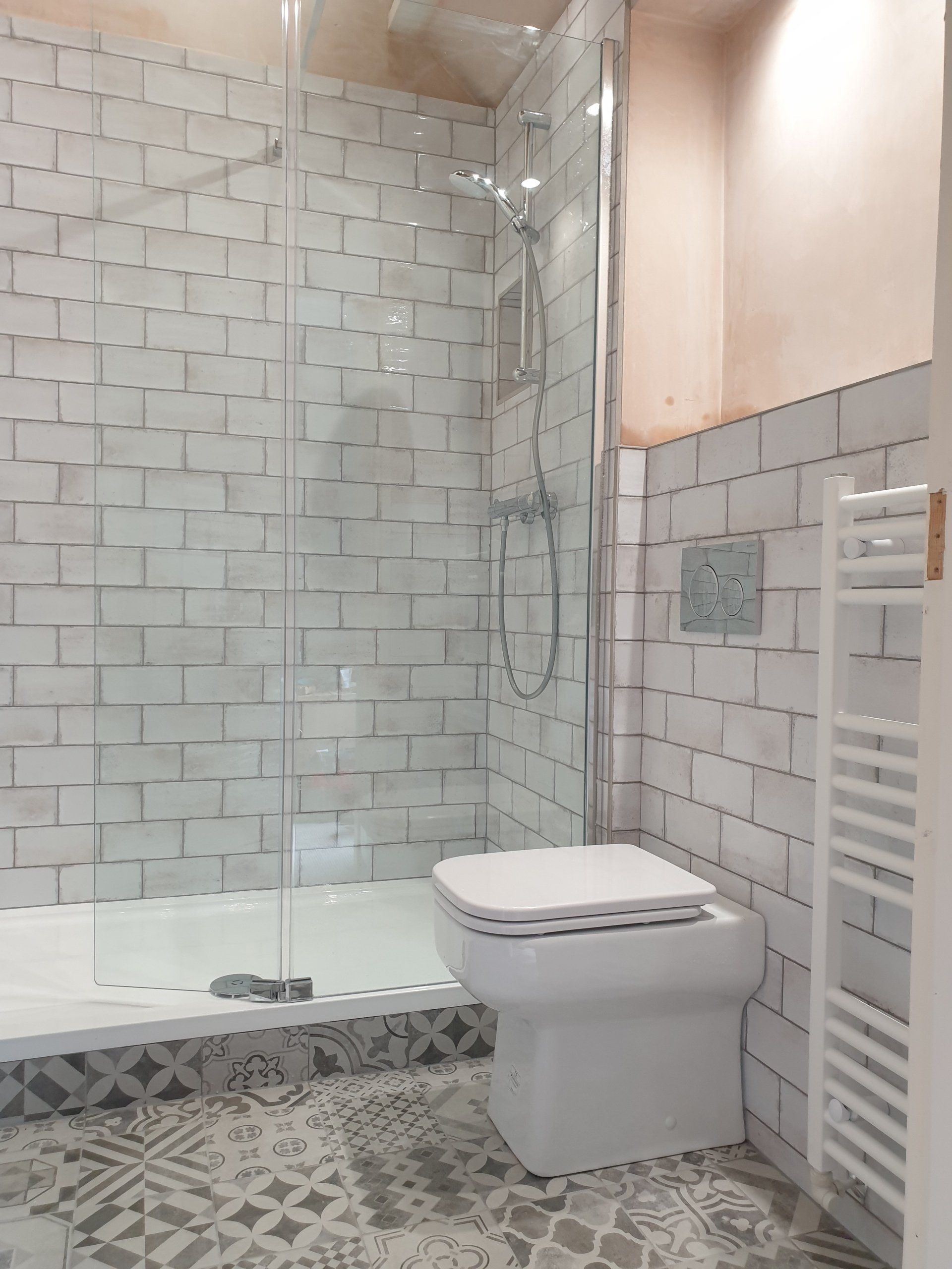 Modern tiled toilet