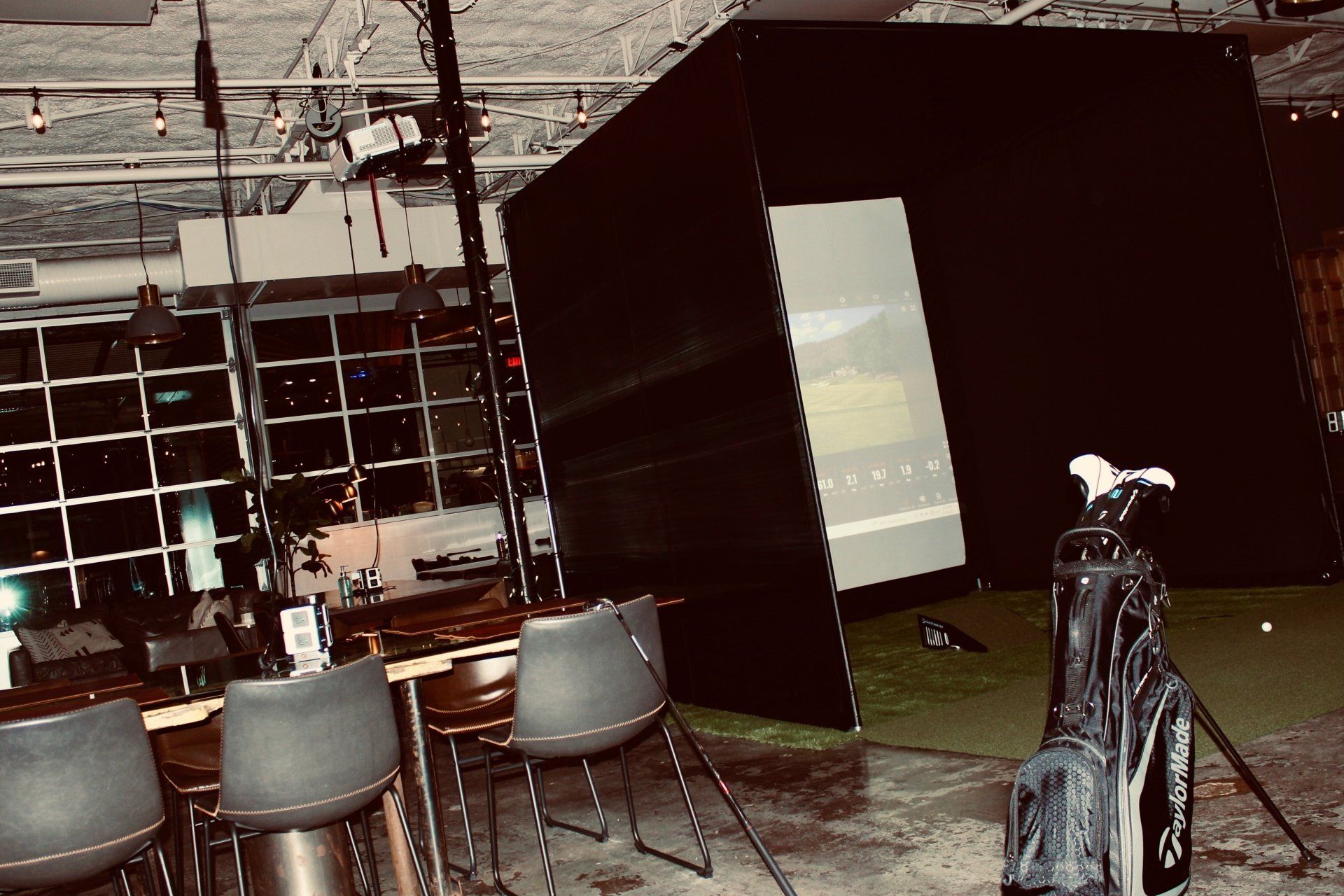 Golf simulator for wedding receptions in Dallas Ft. Worth