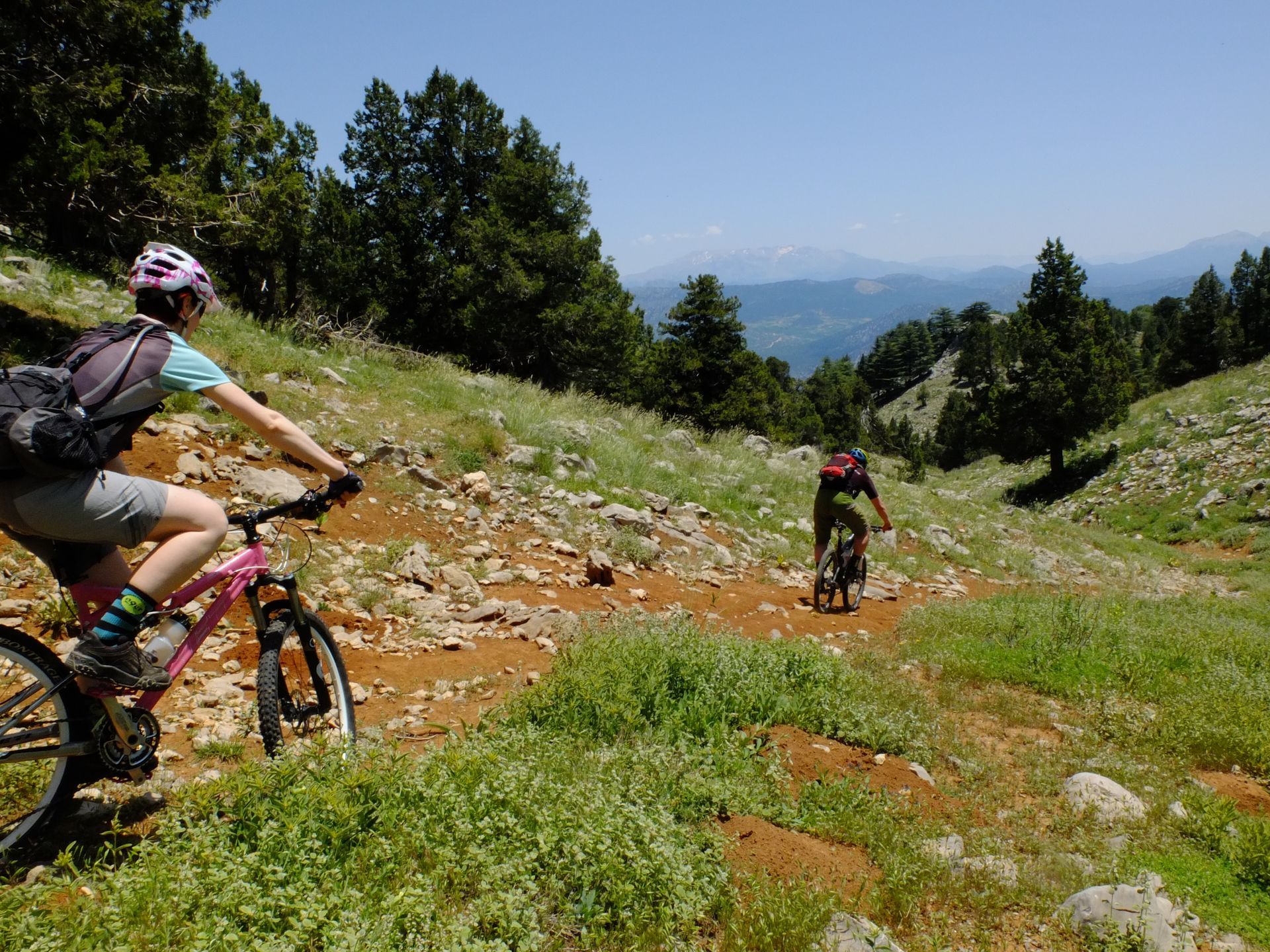Mountainbiker in actie in het Taurusgebergte in Turkije