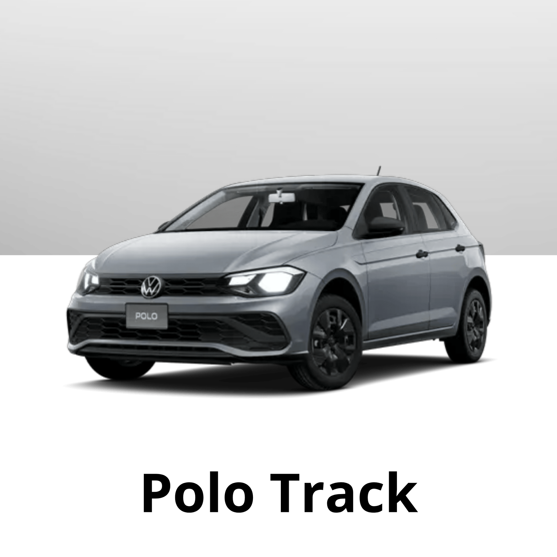 Um Volkswagen Polo Track hatchback prateado estacionado contra um fundo cinza claro liso.