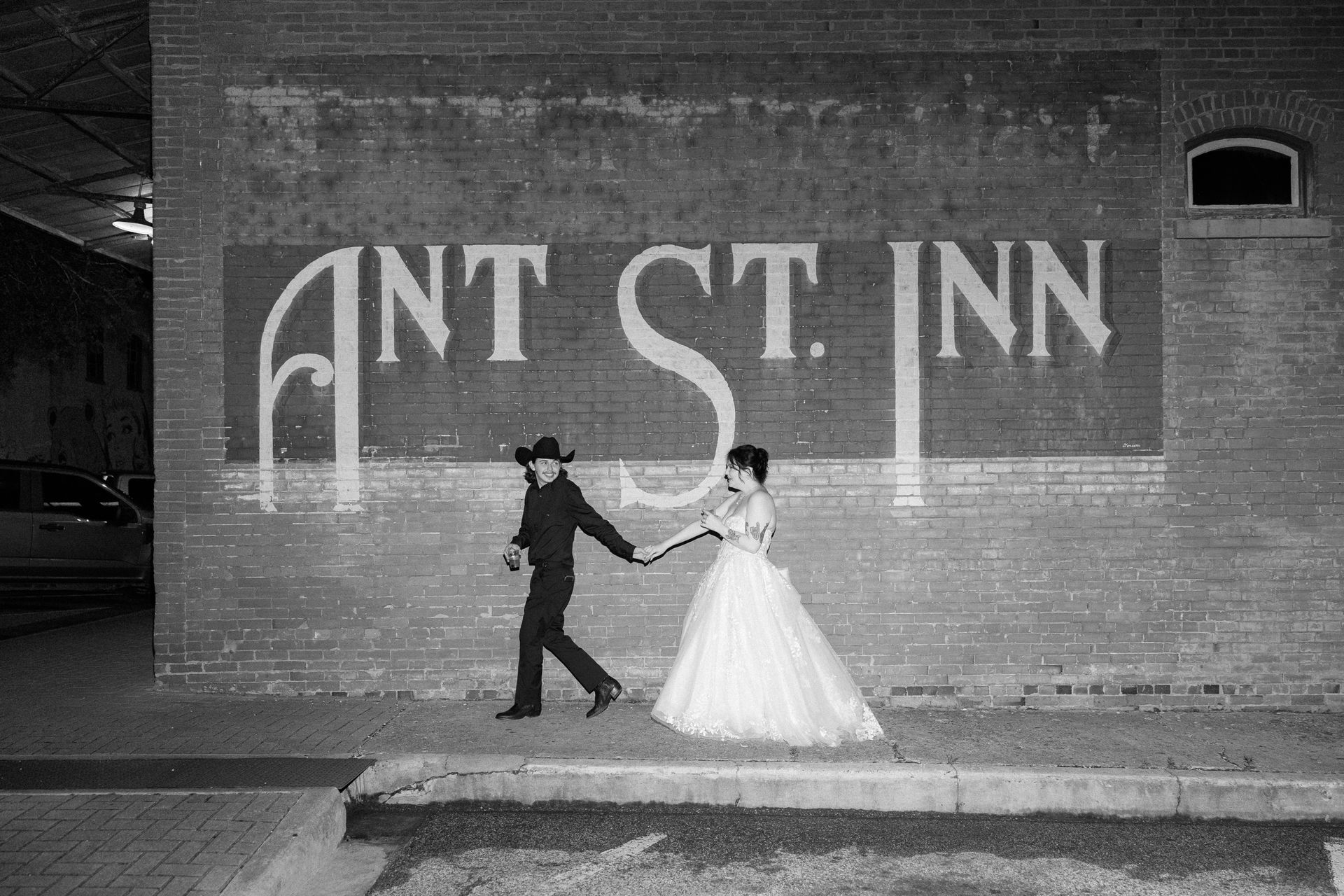 wedding couple outside Ant Street Inn hotel