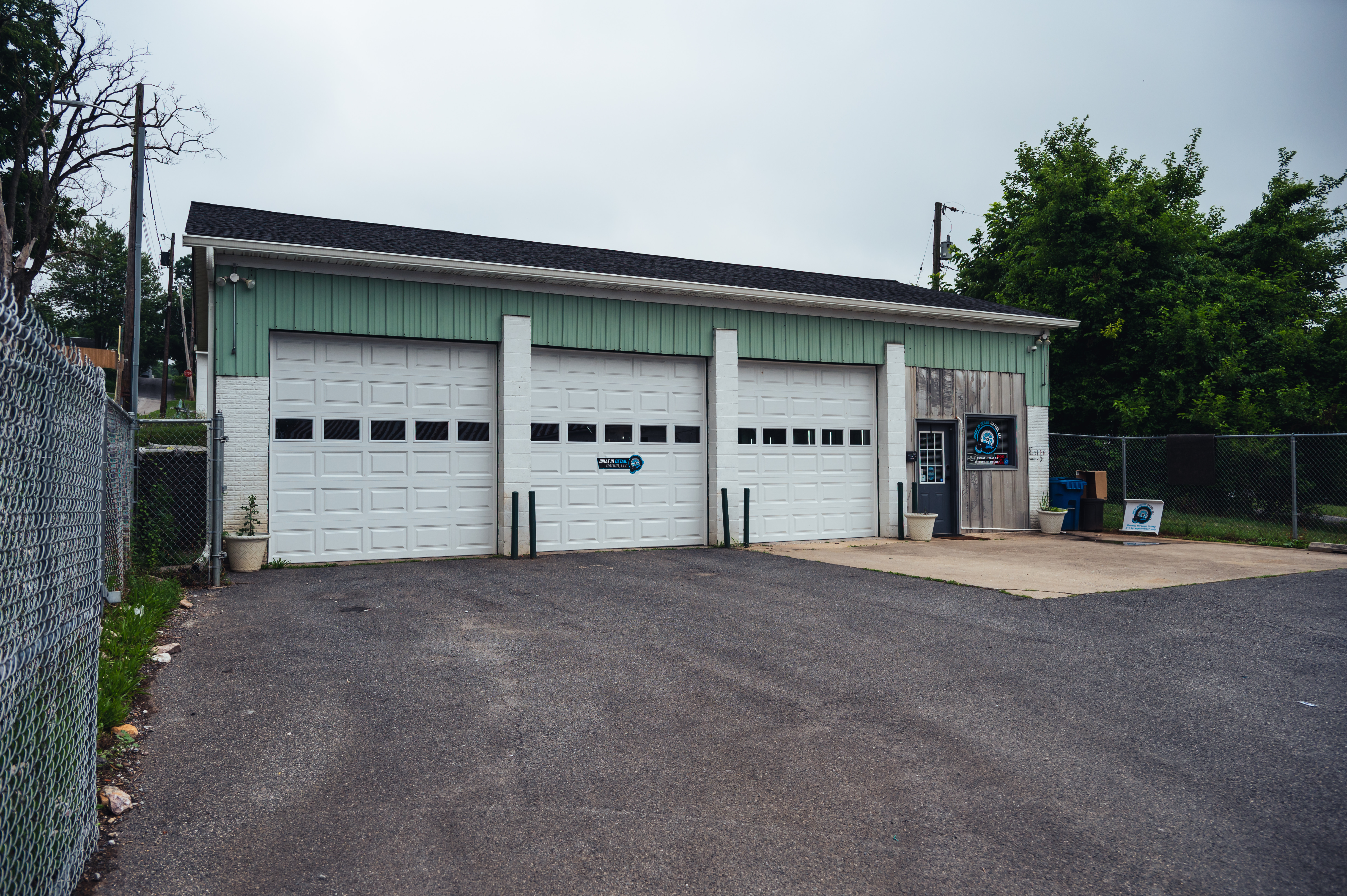 Dodge Challenger Back