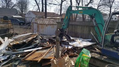 Demolishing a residential house - Springfield, IL - Jaren Industries Demolishing a residential house - Springfield, IL - Jaren Industries