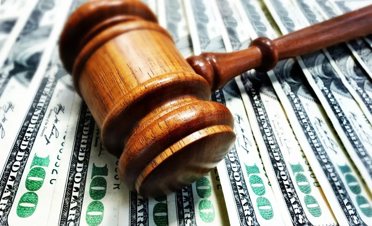 Gavel And Money — New Port Richey, FL — Brad’s Bail Bonds Gavel And Money — New Port Richey, FL — Brad’s Bail Bonds