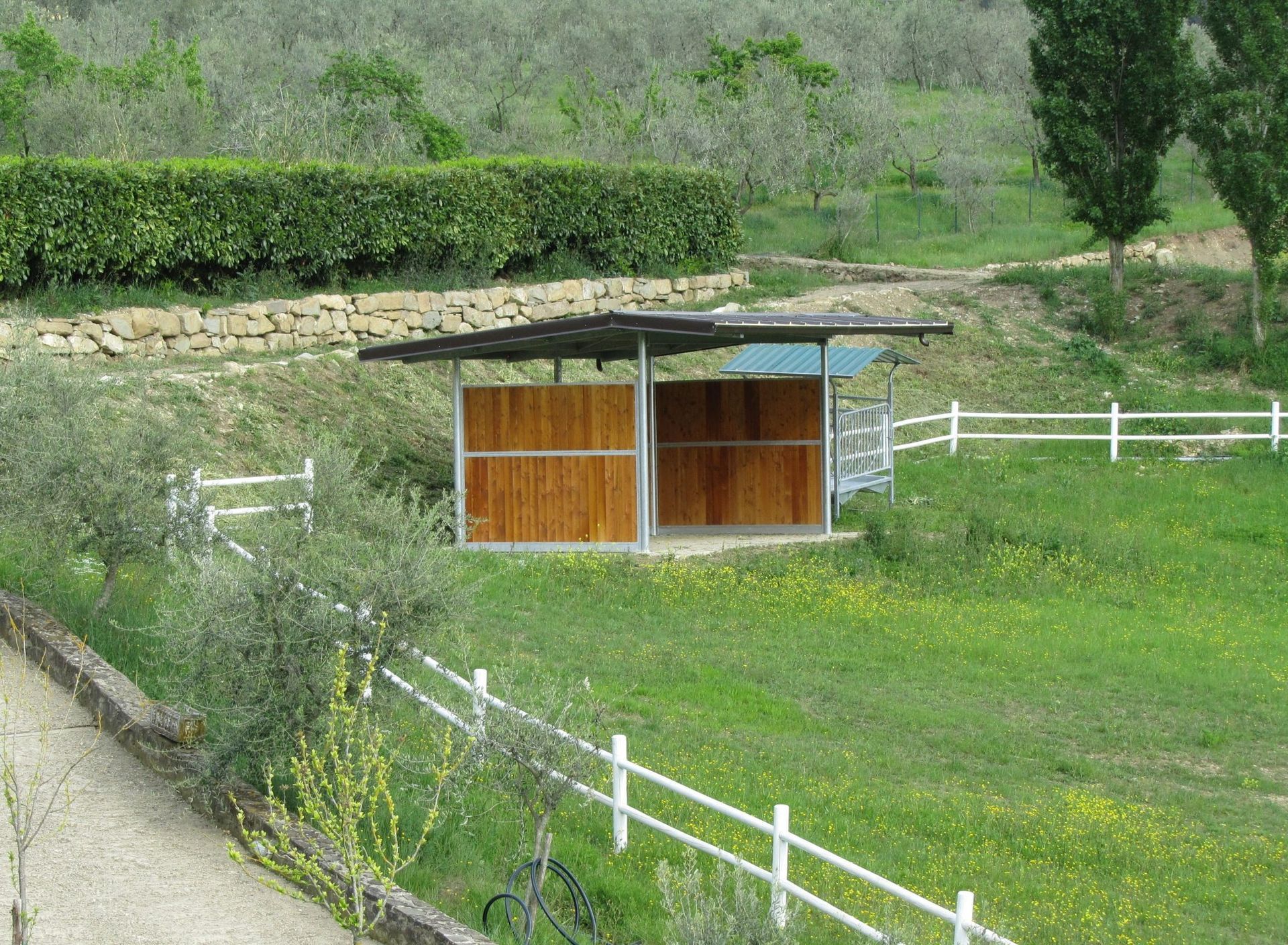 Capannina con tamponamenti in legno larice